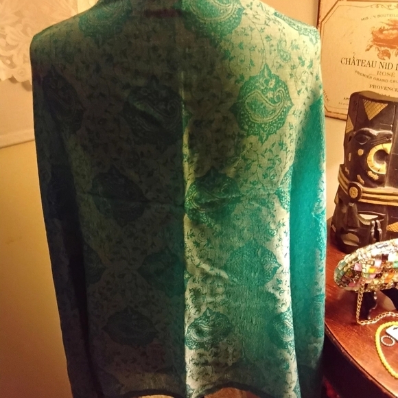 Sofia Cashmere Wrap/Scarf NWTS - Picture 3 of 13